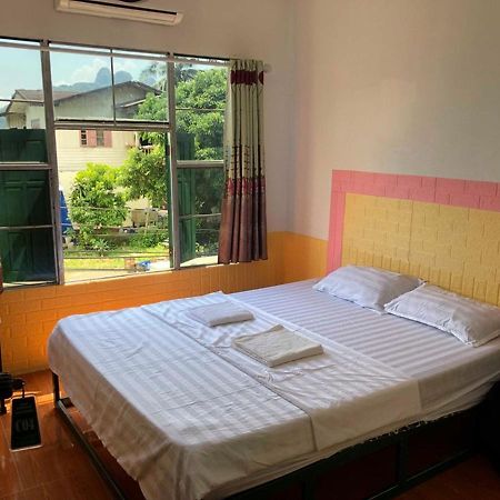 Army Barracks Guesthouse Vang Vieng Εξωτερικό φωτογραφία