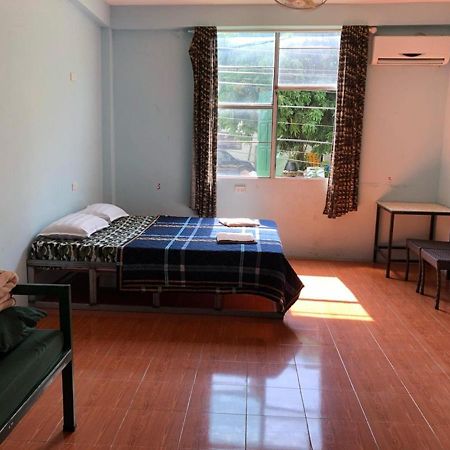 Army Barracks Guesthouse Vang Vieng Εξωτερικό φωτογραφία