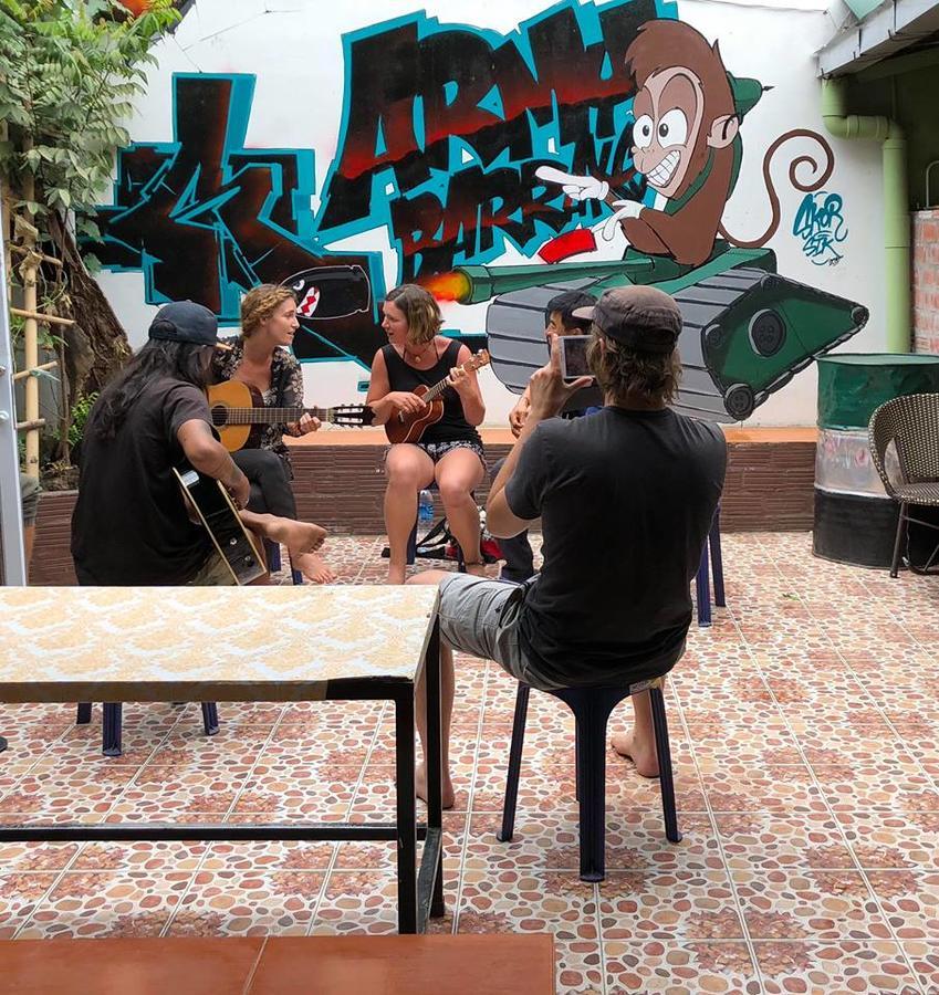 Army Barracks Guesthouse Vang Vieng Εξωτερικό φωτογραφία