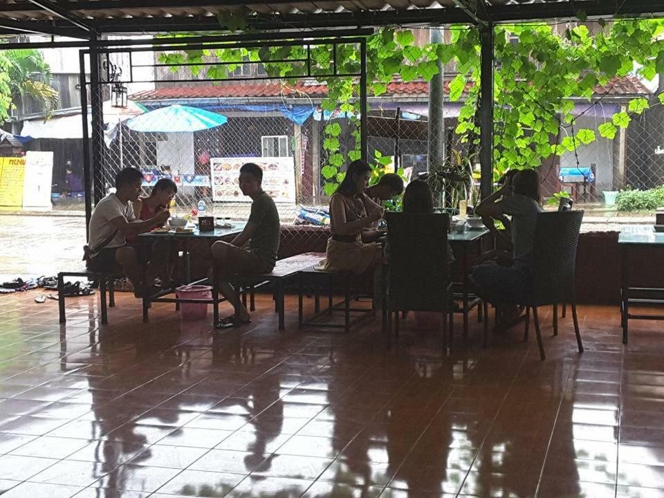 Army Barracks Guesthouse Vang Vieng Εξωτερικό φωτογραφία
