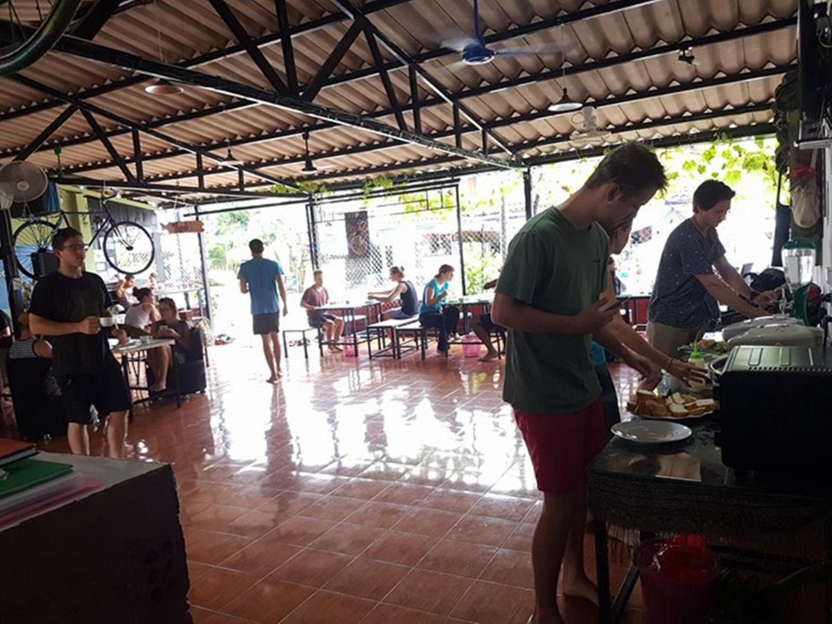 Army Barracks Guesthouse Vang Vieng Εξωτερικό φωτογραφία
