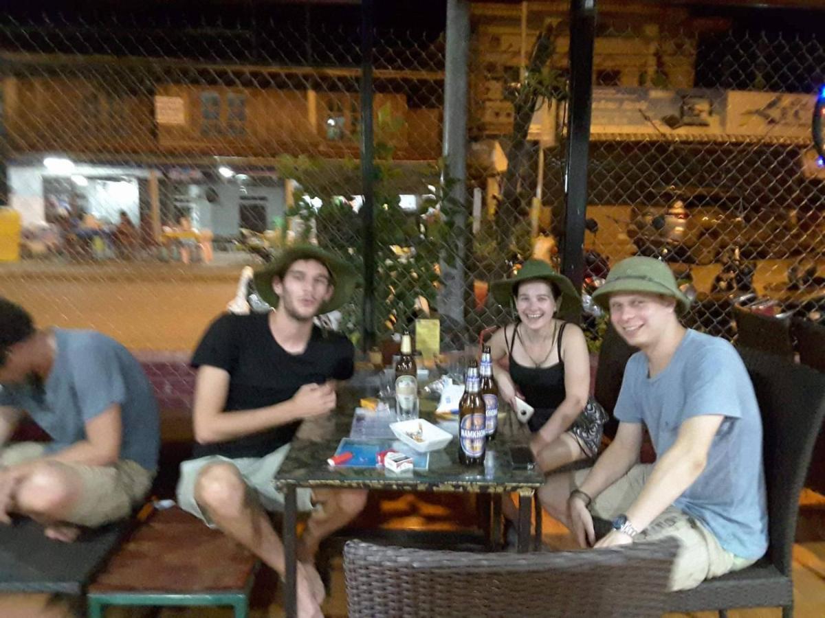 Army Barracks Guesthouse Vang Vieng Εξωτερικό φωτογραφία