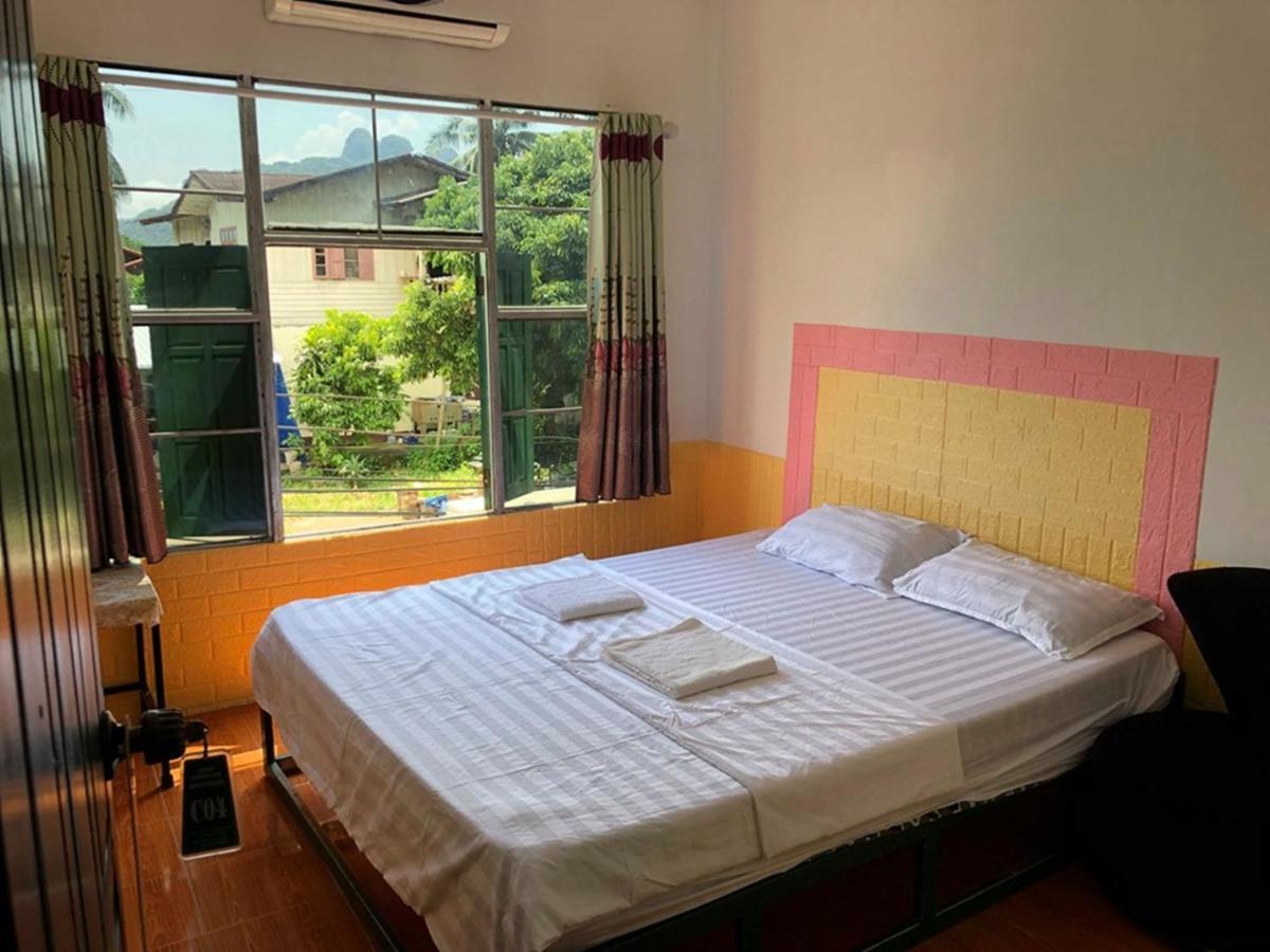 Army Barracks Guesthouse Vang Vieng Εξωτερικό φωτογραφία