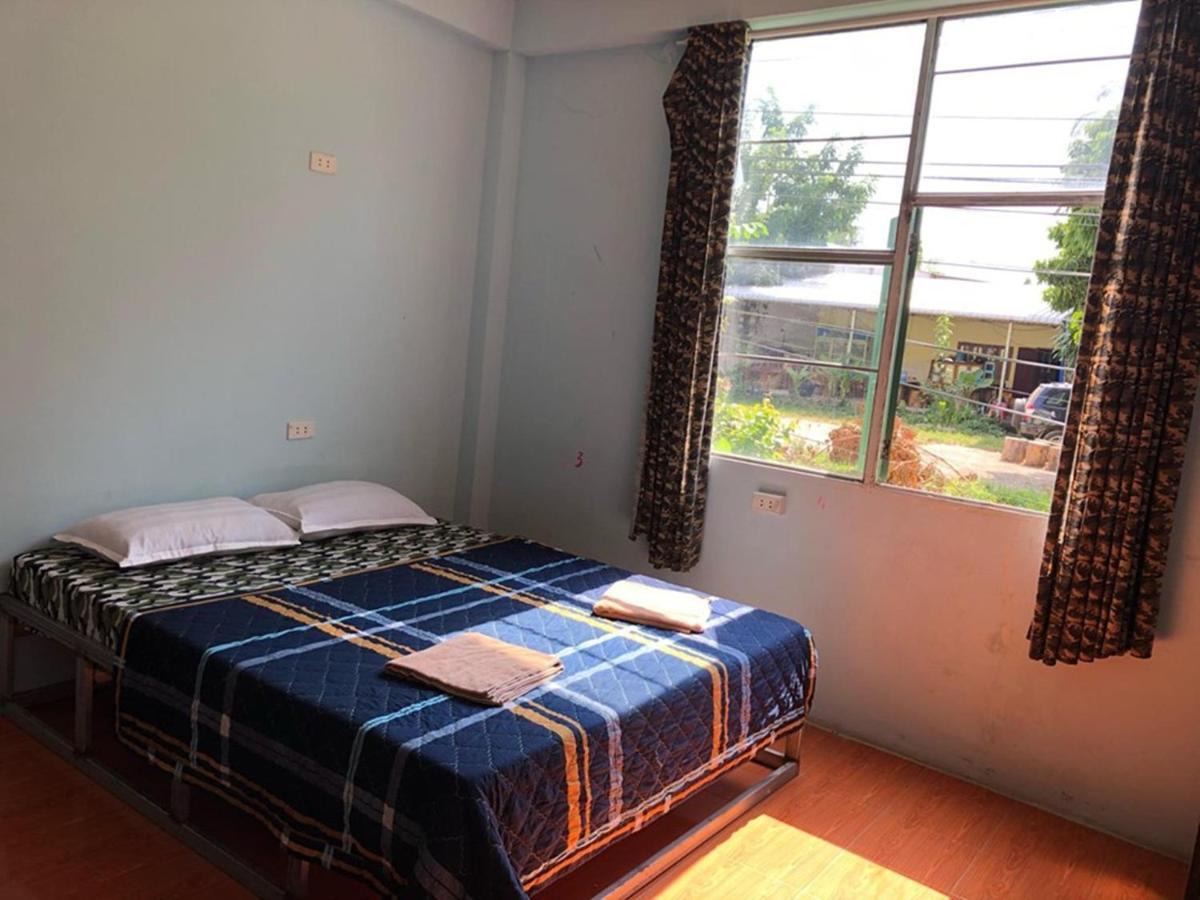 Army Barracks Guesthouse Vang Vieng Εξωτερικό φωτογραφία
